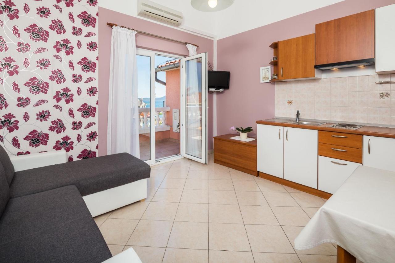 Apartments Anita Vodice Exterior photo