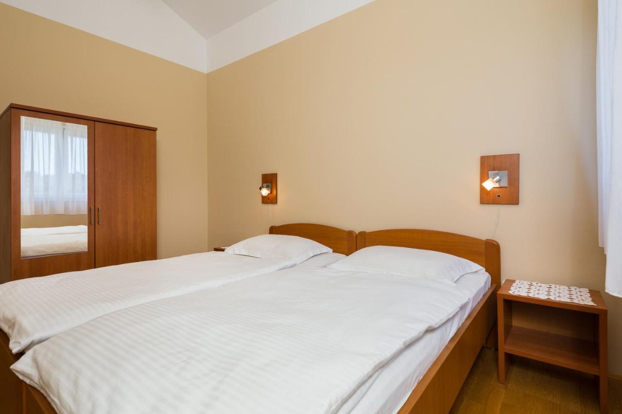 Apartments Anita Vodice Exterior photo